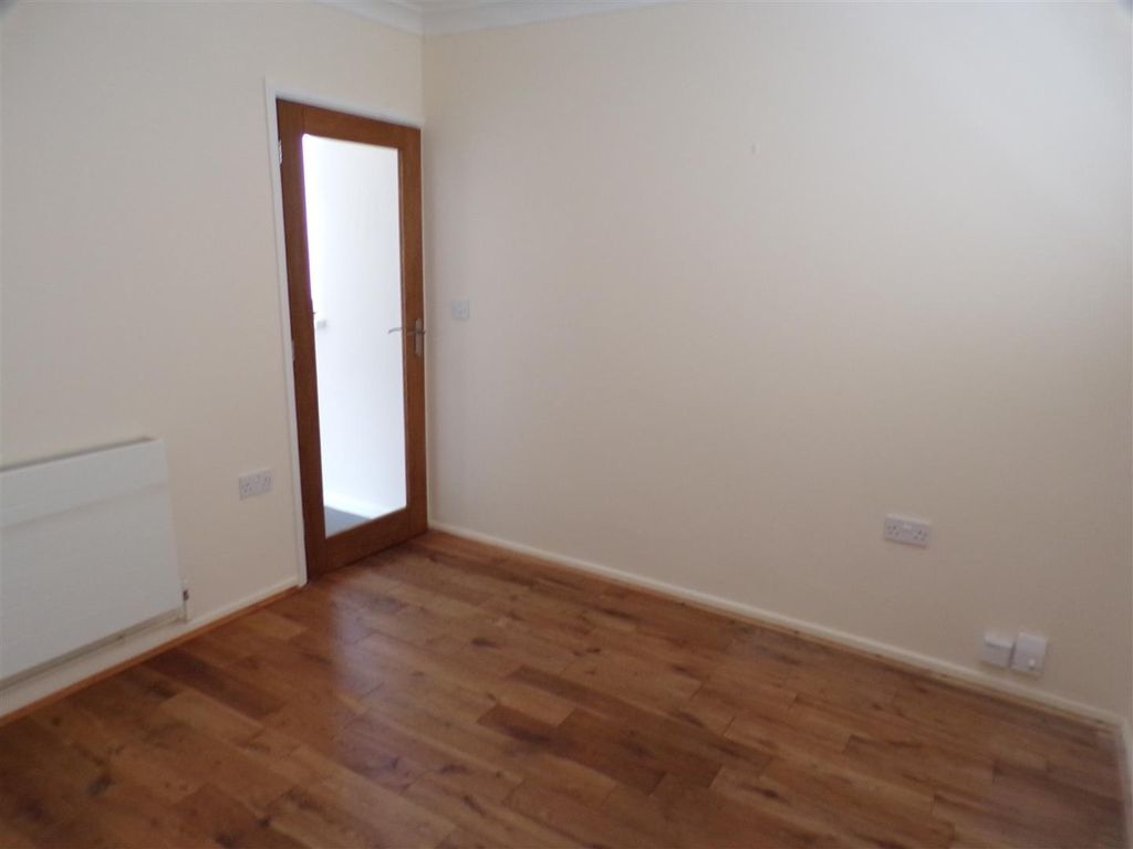 1 bed flat for sale in Victoria Road, Aberavon, Port Talbot SA12, £99,995