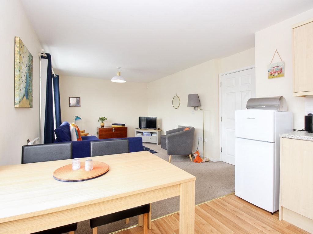 2 bed flat for sale in Markeden Court, Ollerton, Newark NG22, £80,000