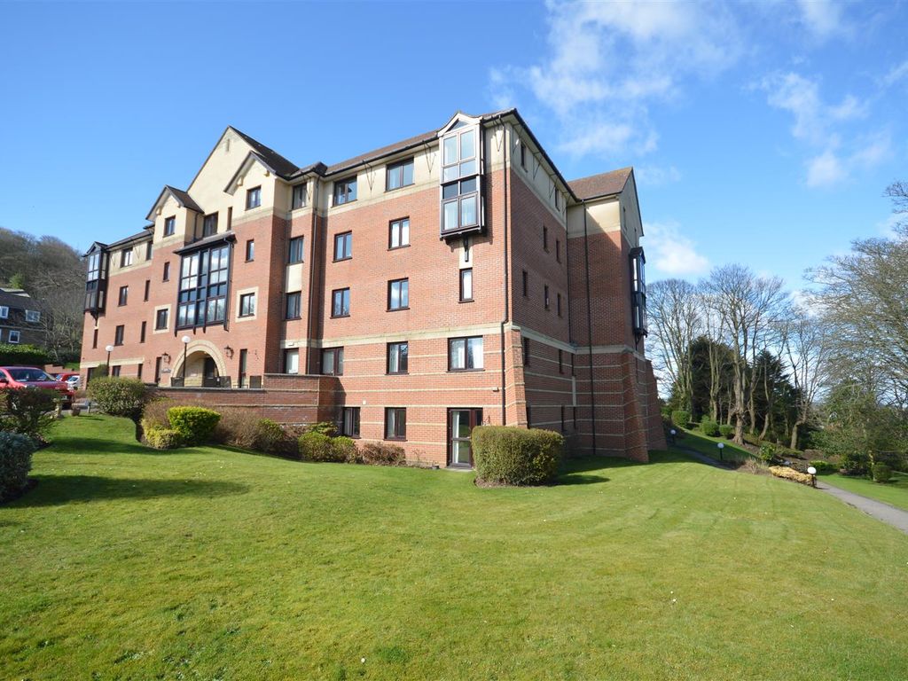 2 bed flat for sale in Hartford Court, Scarborough, North Yorkshire YO11, £37,000