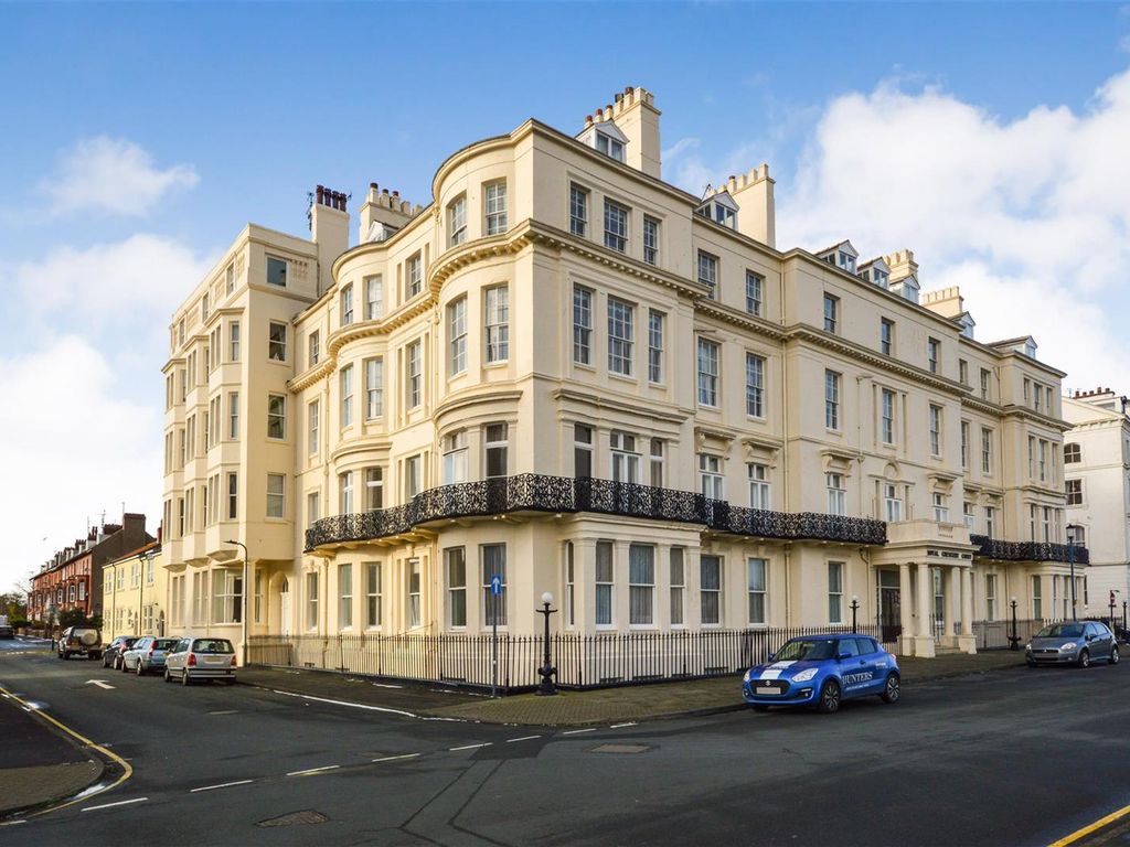 1 bed flat for sale in Royal Crescent Court, The Crescent, Filey YO14, £70,000