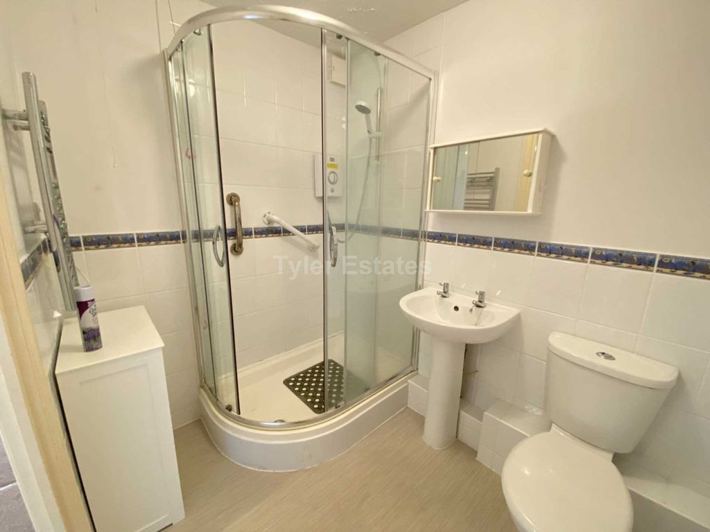 1 bed flat for sale in Allington Court, Billericay CM11, £175,000