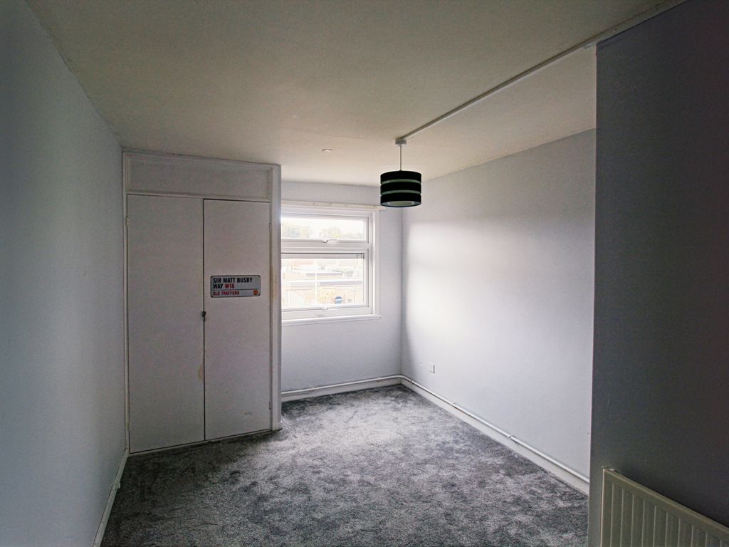 1 bed flat for sale in Waleys Close, Luton LU3, £155,000
