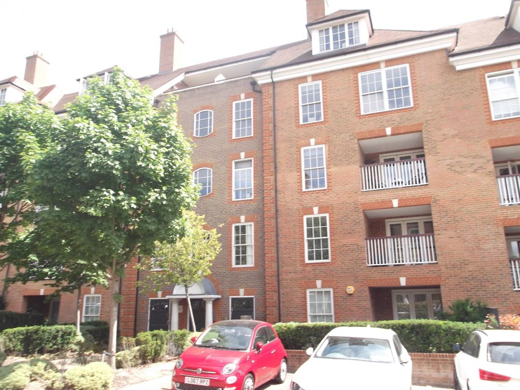 2 bed flat for sale in 2 Ashridge Close, Finchley N3, £192,000