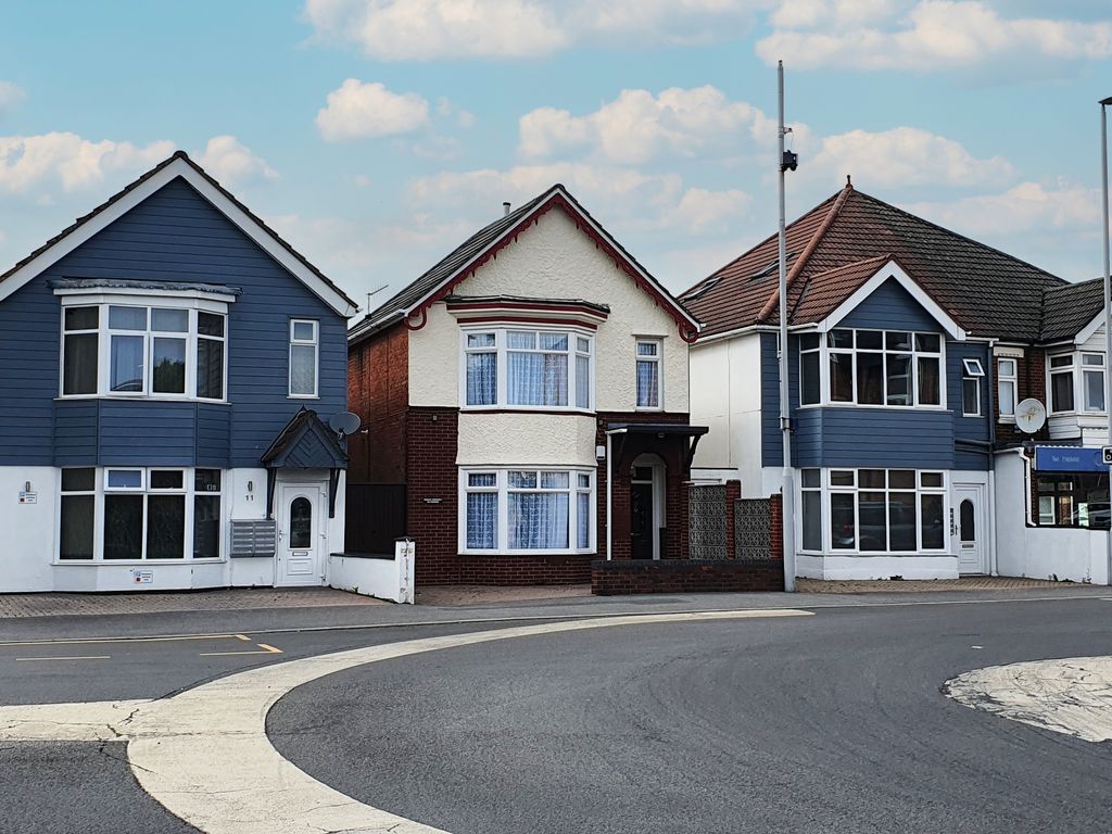 Hotel/guest house for sale in HMO Investment, Poole BH14, £1,200,000