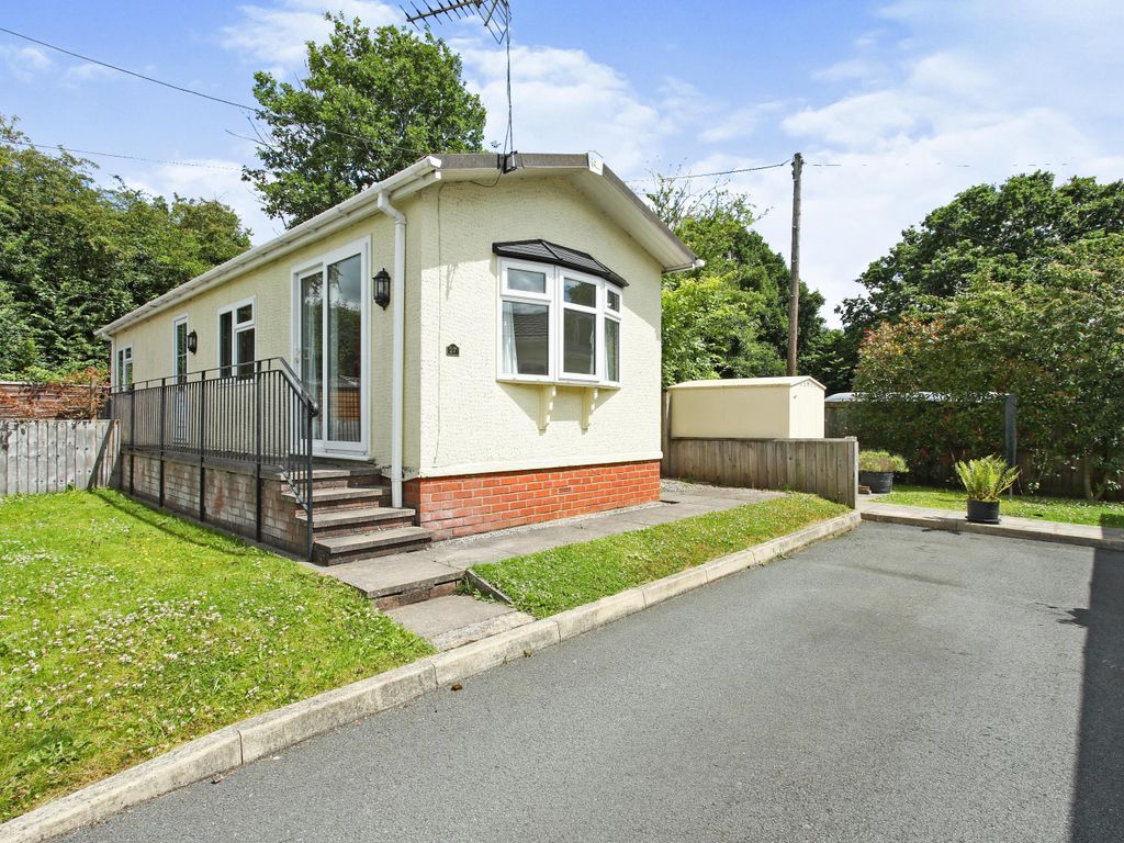 2 bed mobile/park home for sale in Warrington Road, Northwich CW8, £55,000