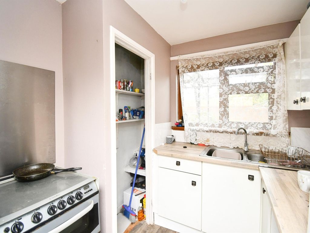1 bed flat for sale in St. Davids Crescent, Ely, Cardiff CF5, £80,000