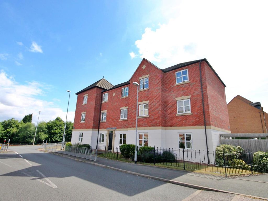 2 bed flat for sale in Katrine Court, Lowes Drive, Tamworth B77, £150,000