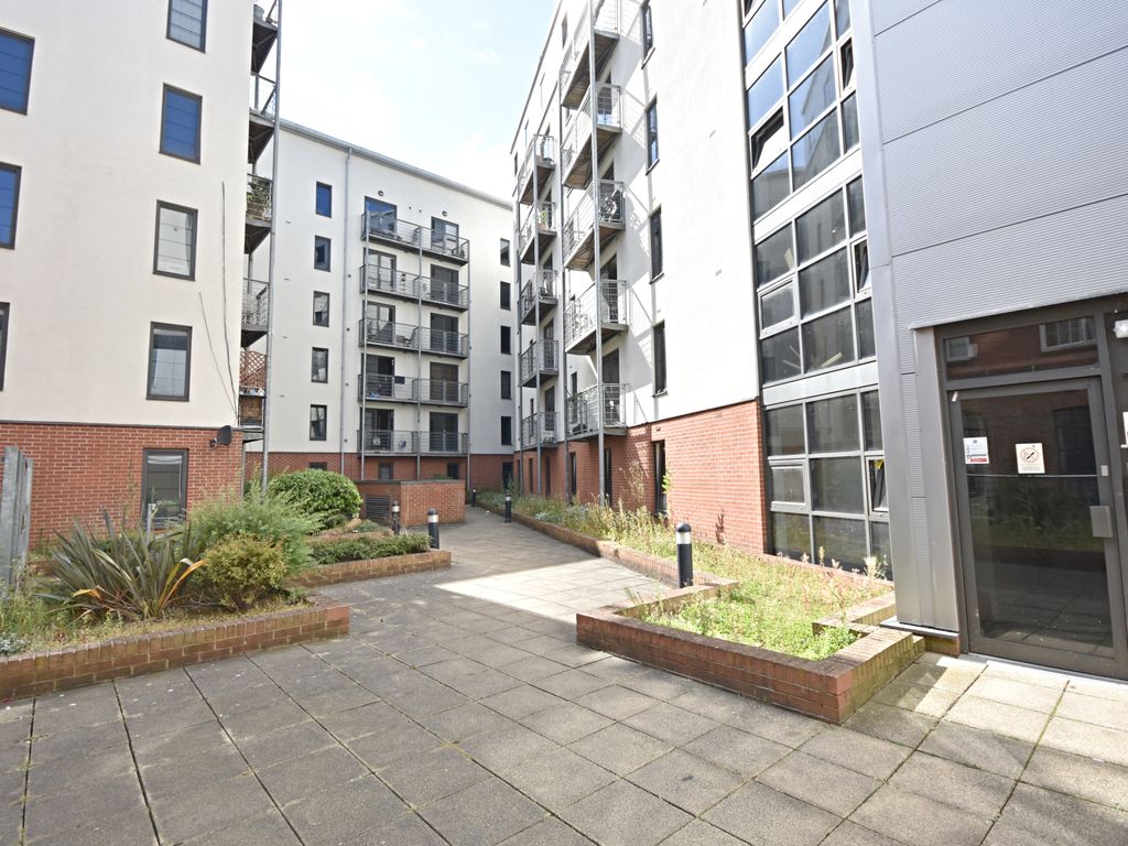 1 bed flat for sale in Derby Road, Nottingham NG7, £115,000