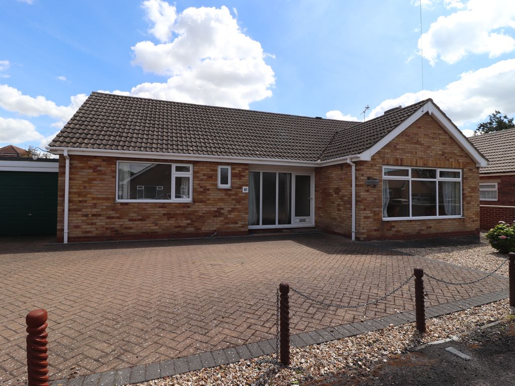 3 bed detached bungalow for sale in Ash Tree Drive, Haxey, Doncaster DN9, £290,000