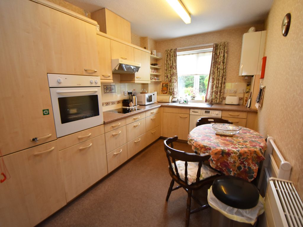 2 bed flat for sale in Dove House Court, Grange Road, Solihull B91, £150,000