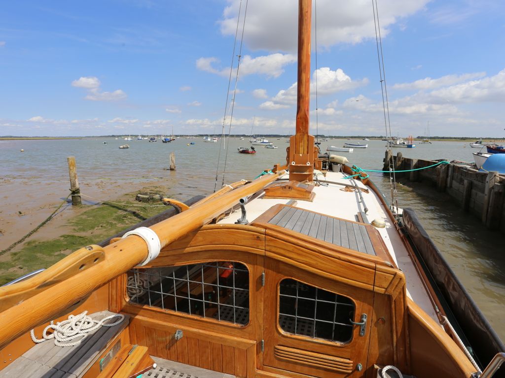 1 bed houseboat for sale in The Drift, High Road, Trimley St. Mary, Felixstowe IP11, £95,000