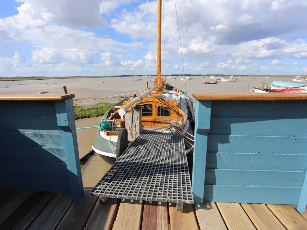 1 bed houseboat for sale in The Drift, High Road, Trimley St. Mary, Felixstowe IP11, £95,000