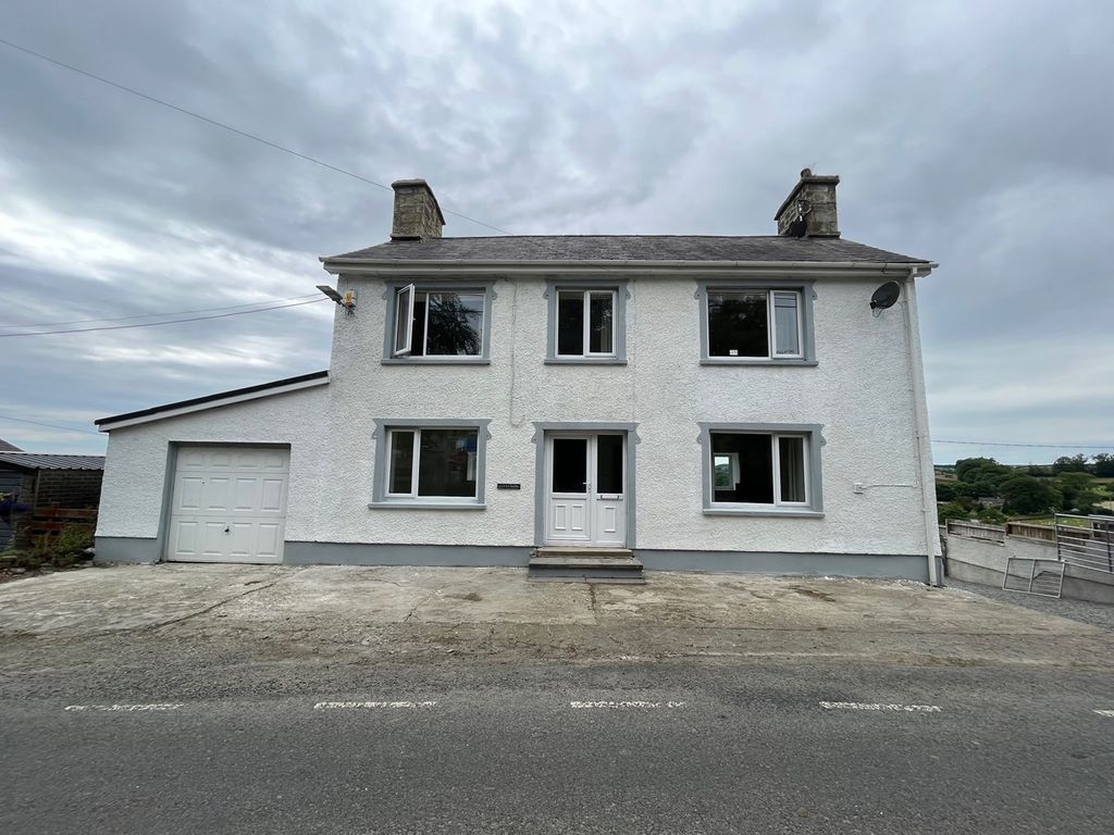 5 bed detached house for sale in Talgarreg, Llandysul SA44, £295,000
