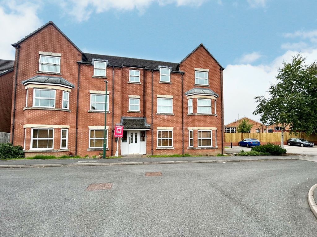 2 bed flat for sale in Wharf Lane, Solihull B91, £120,000