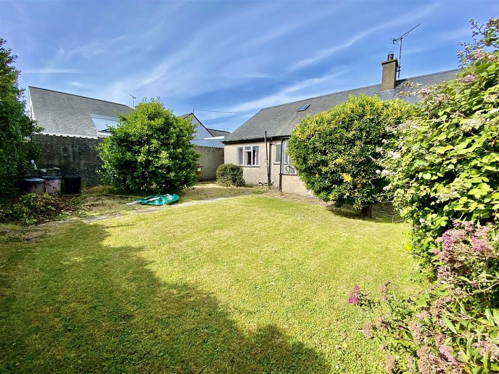 3 bed detached bungalow for sale in Lon Yr Eglwys, Morfa Nefyn, Pwllheli LL53, £270,000