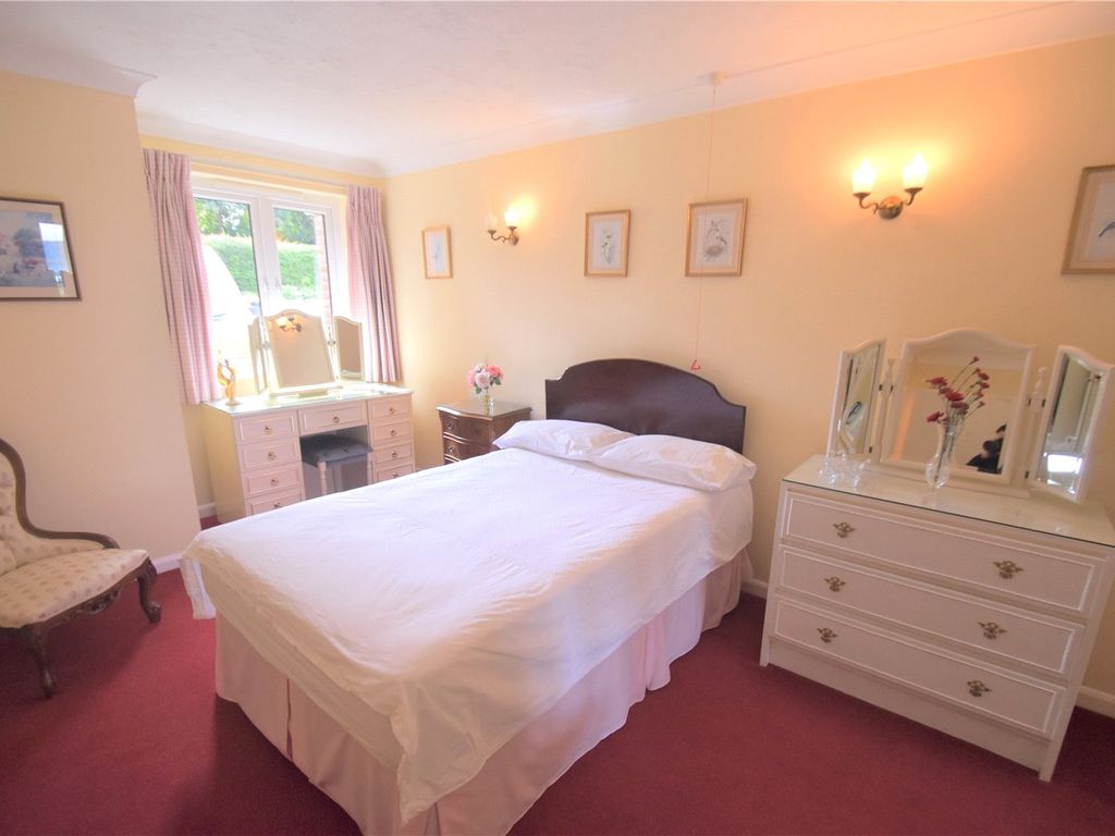 1 bed flat for sale in Chesham Road, Amersham, Bucks HP6, £195,000