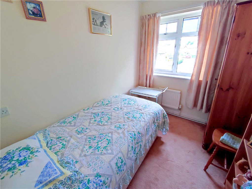 2 bed maisonette for sale in Cyncoed Avenue, Cyncoed, Cardiff CF23, £150,000