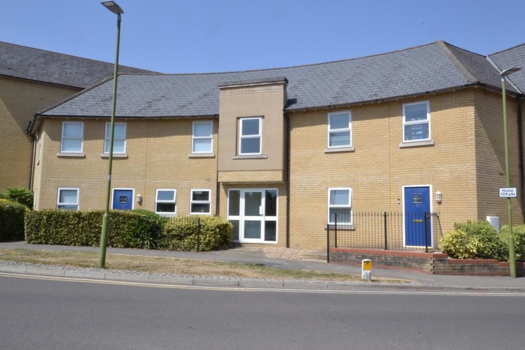 2 bed flat for sale in Nightingales, Bishops Stortford CM23, £285,000