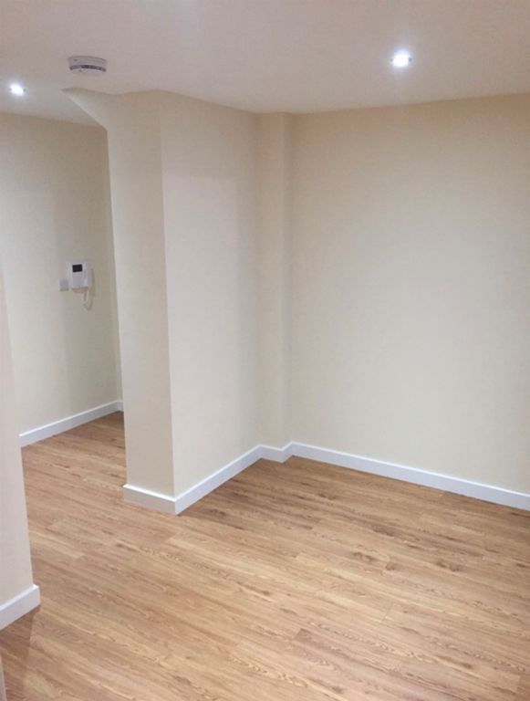 2 bed flat for sale in Lower Lee Street, Leicester LE1, £150,000
