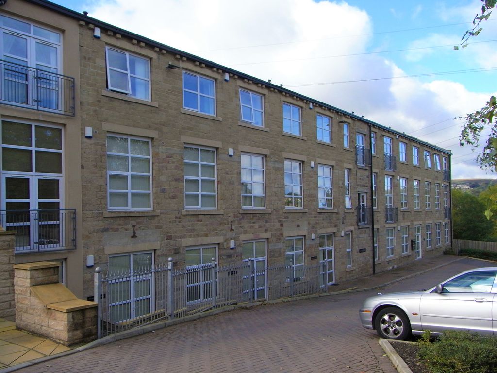 2 bed flat for sale in Brackendale, Thackley, Bradford, West Yorkshire BD10, £60,000