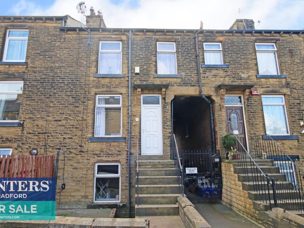 2 bed terraced house for sale in Shetcliffe Lane, Bradford BD4, £85,000