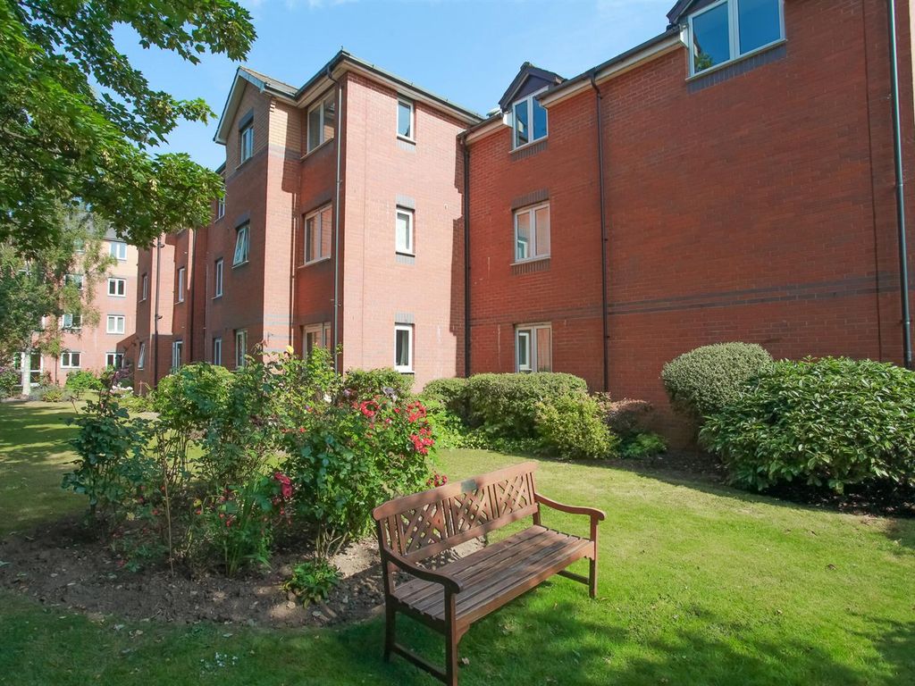 1 bed flat for sale in Spencer Court, Britannia Road, Banbury OX16, £89,950