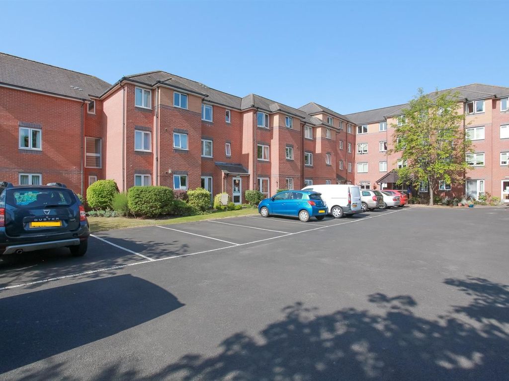 1 bed flat for sale in Spencer Court, Britannia Road, Banbury OX16, £89,950