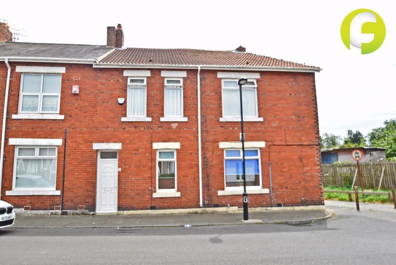 3 bed flat for sale in Berwick Terrace, North Shields NE29, £69,950