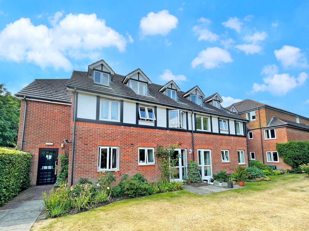 1 bed property for sale in Chesham Road, Amersham HP6, £160,000
