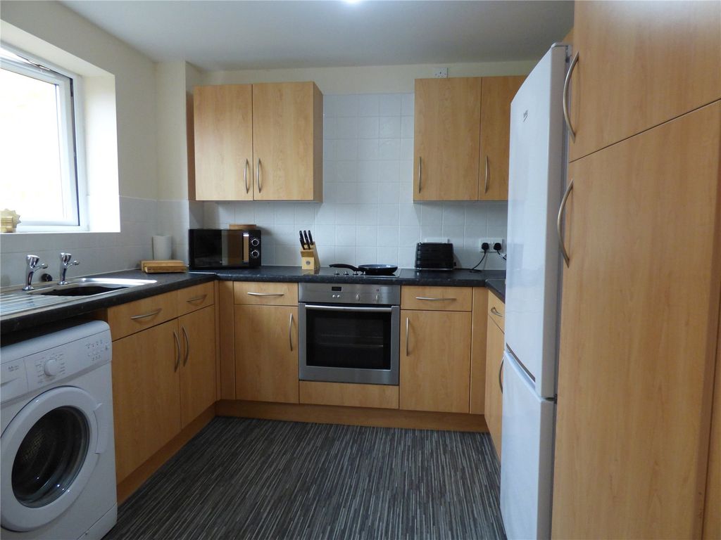 2 bed flat for sale in City Views, Preston PR1, £39,950