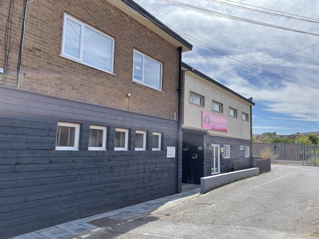 Commercial property for sale in 2-4 Windsor Road, Redditch B97, £795,000