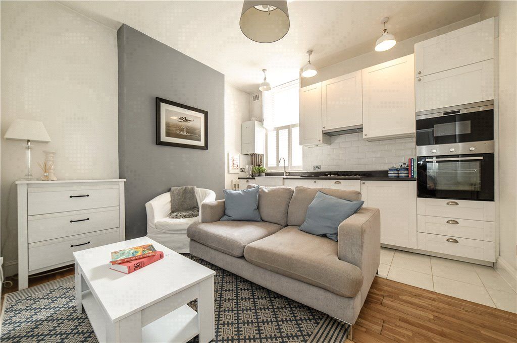 1 bed flat for sale in Morrish Road, London SW2, £280,000