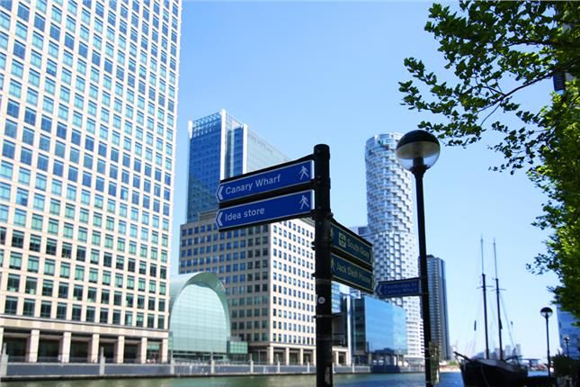 Office for sale in Office - Suite 20, Beaufort Court, Admirals Way, London E14, £375,000