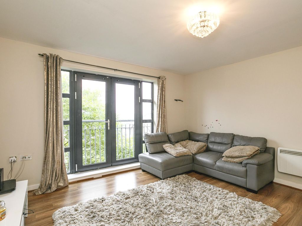 2 bed flat for sale in Auchmill Road, Aberdeen AB21, £120,000