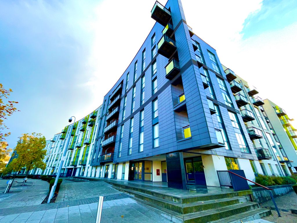 1 bed flat for sale in Hemisphere, 15 The Boulevard B5, £175,000