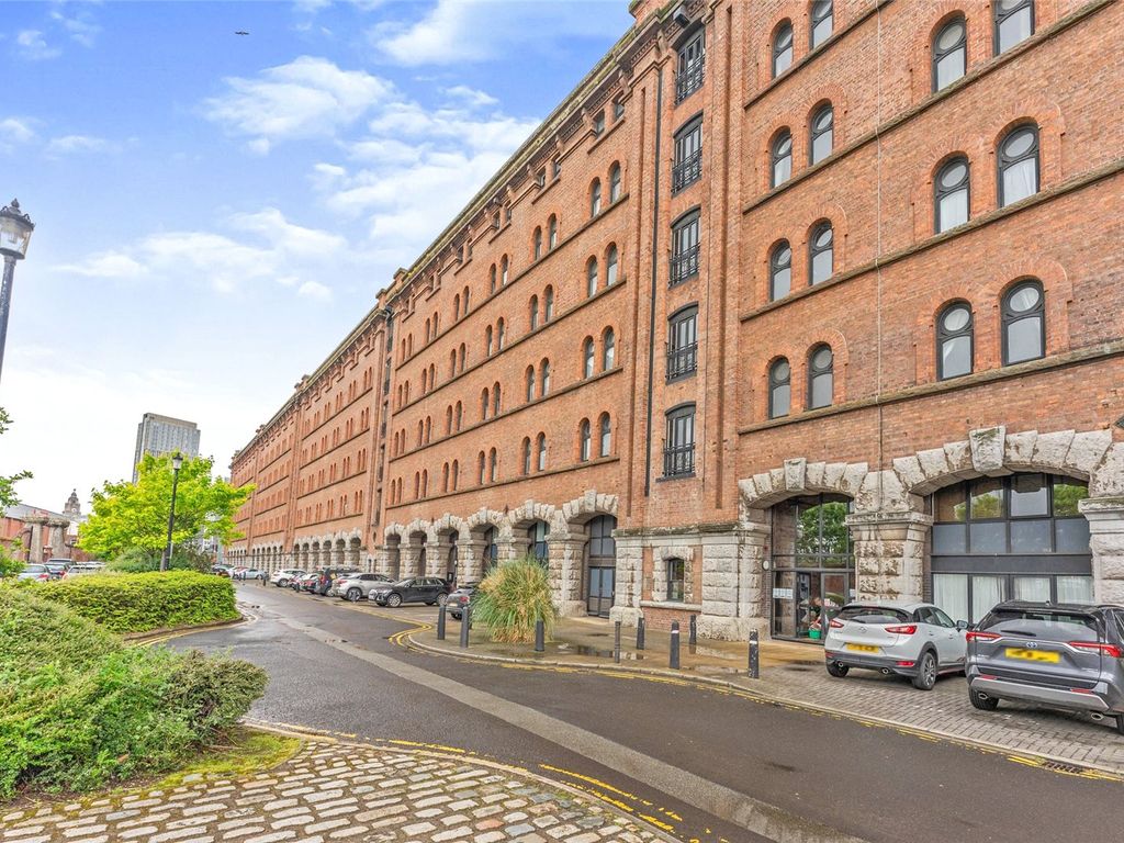 2 bed flat for sale in Waterloo Road, Liverpool L3, £260,000