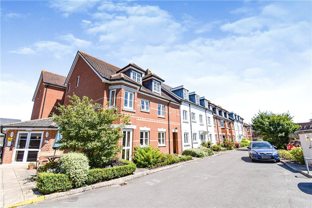1 bed flat for sale in Alma Road, Romsey, Hampshire SO51, £160,000