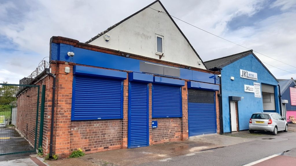 Industrial for sale in 437 Hedon Road, Hull, East Riding Of Yorkshire HU9, £165,000