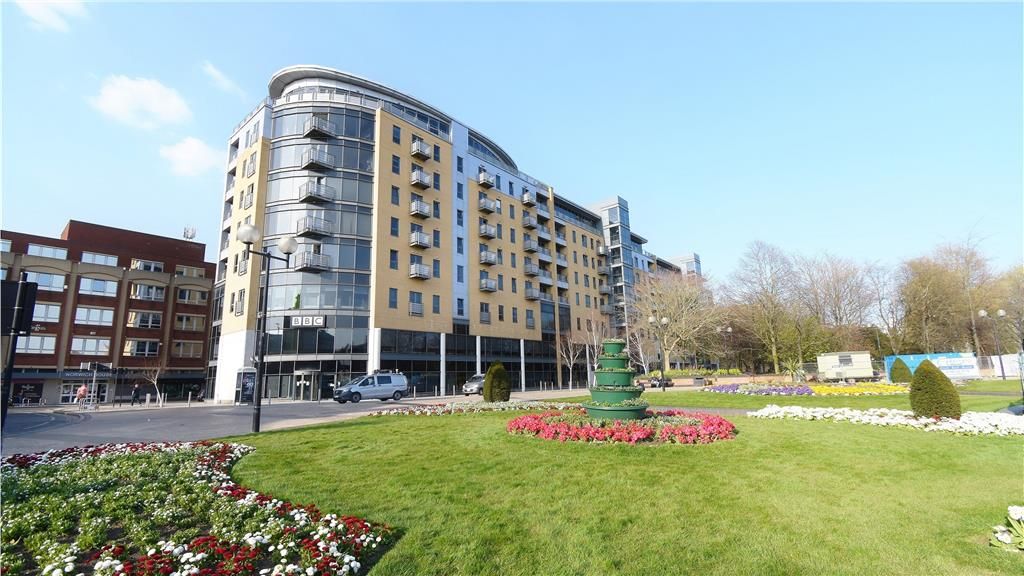 Commercial property for sale in Apartment 81, Queens Court, 50 Dock Street, Hull, East Riding Of Yorkshire HU1, £107,500