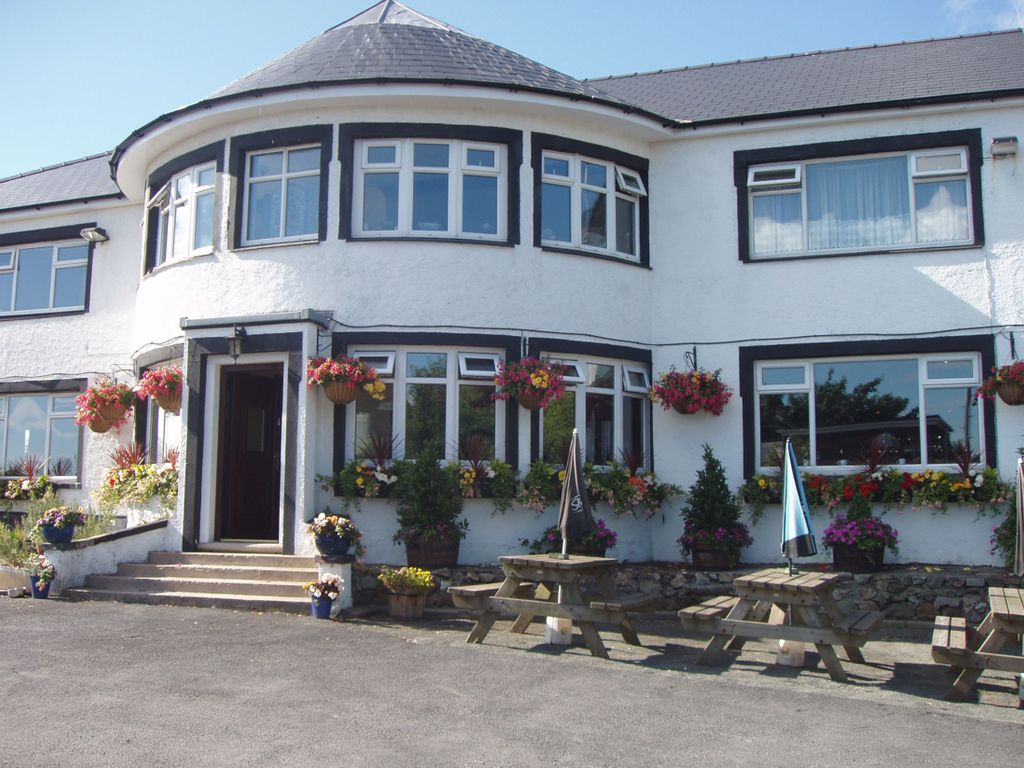 Hotel/guest house for sale in Johnston, Haverfordwest SA62, £320,000