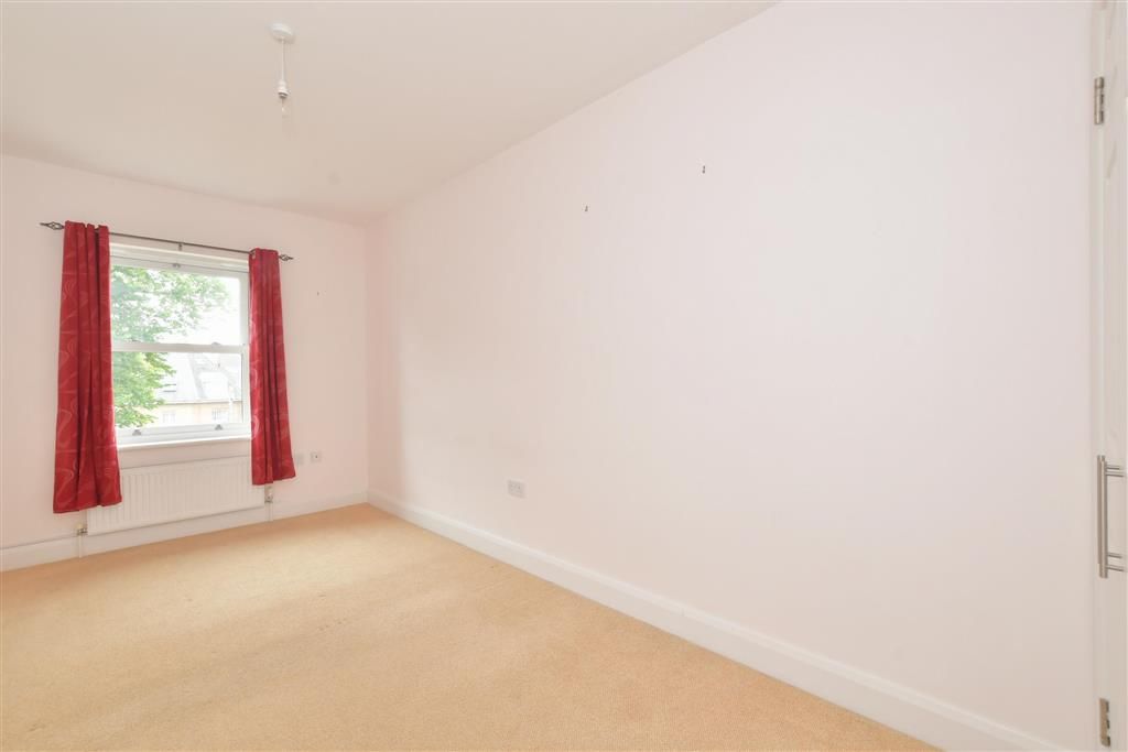 2 bed flat for sale in Broadway, Sandown, Isle Of Wight PO36, £170,000