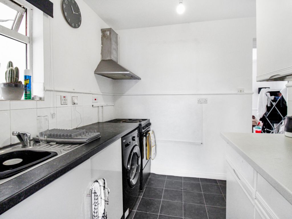 1 bed flat for sale in Luton, Bedfordshire LU1, £159,000
