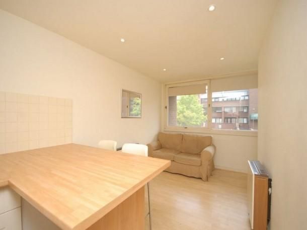 1 bed flat for sale in Britten Close, London NW11, £315,000