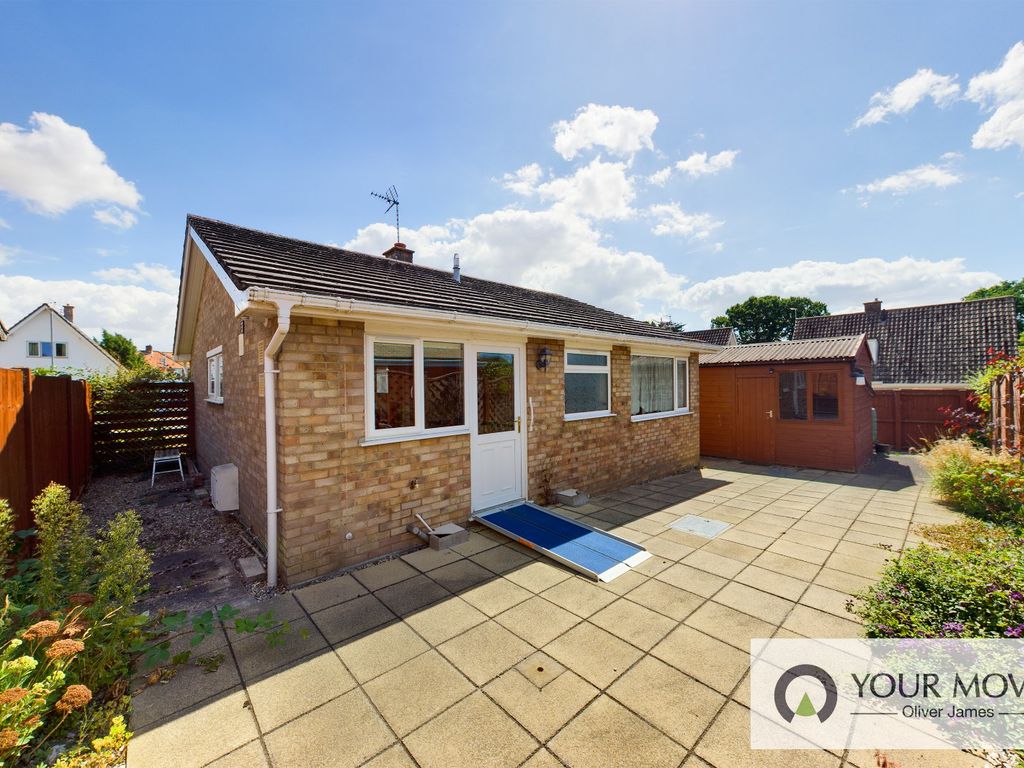 2 bed bungalow for sale in Highfield, Eye, Suffolk IP23, £230,000