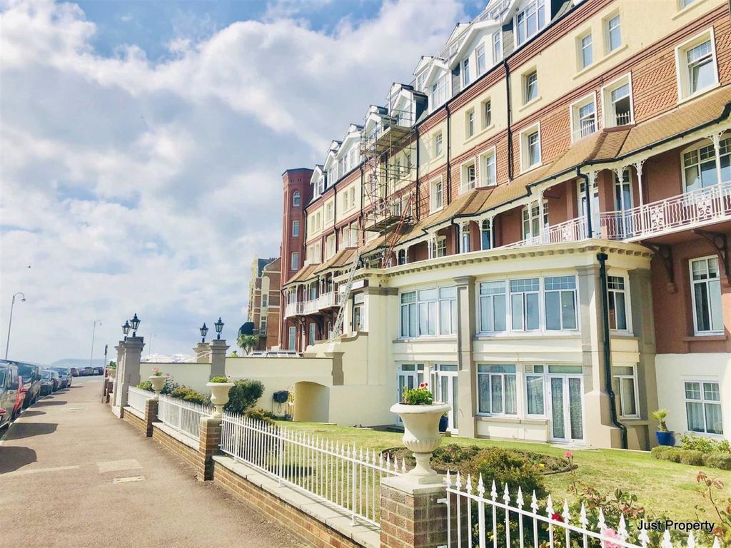 1 bed flat for sale in The Sackville, De La Warr Parade, Bexhill-On-Sea TN40, £104,950