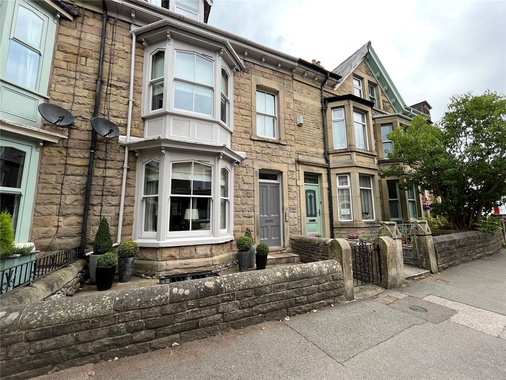 1 bed flat for sale in West Road, Buxton SK17, £90,000