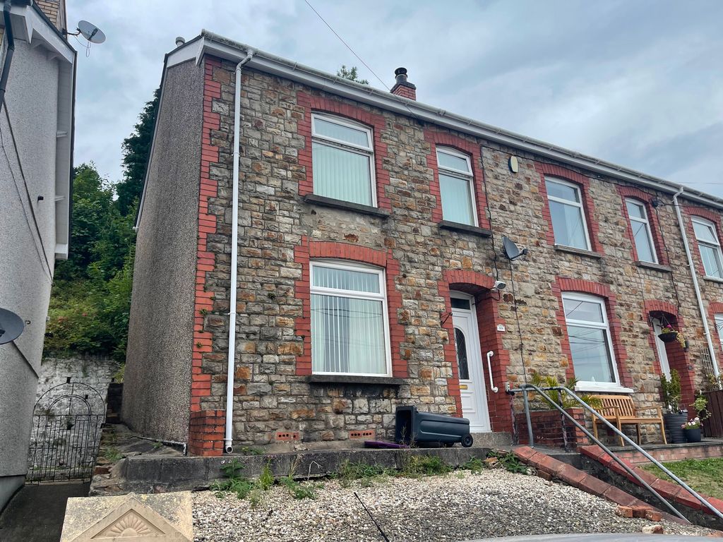 3 bed end terrace house for sale in Manor Road, Abersychan, Pontypool NP4, £89,950