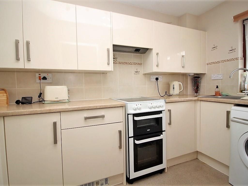 1 bed flat for sale in Gordon Palmer Court, Reading RG30, £85,000