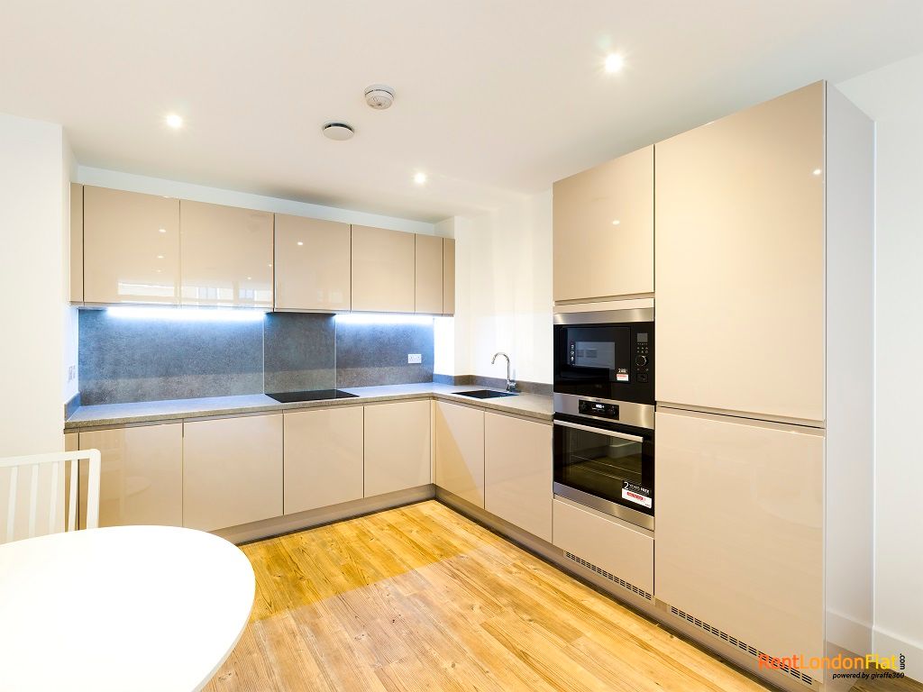 1 bed flat for sale in Frazer Nash Close, Isleworth TW7, £325,000