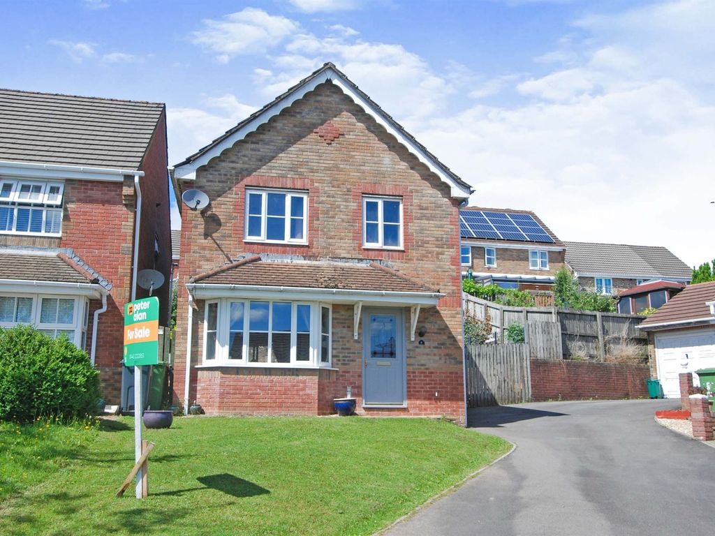 3 bed detached house for sale in Cedar Wood Drive, Tonyrefail, Porth CF39, £220,000